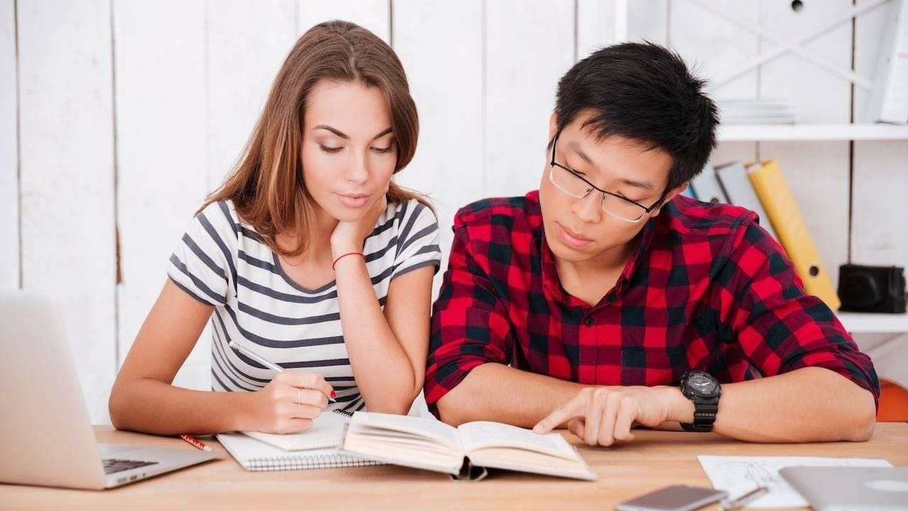 Gia Sư Economics