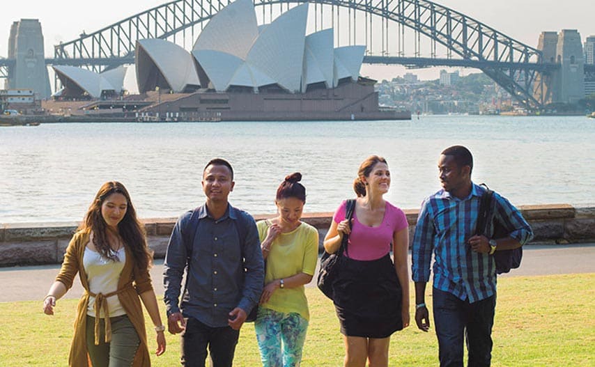 Gia Sư Luyện Các Môn Chương Trình QCE Bang Queensland Tại Nha TPHCM và Online